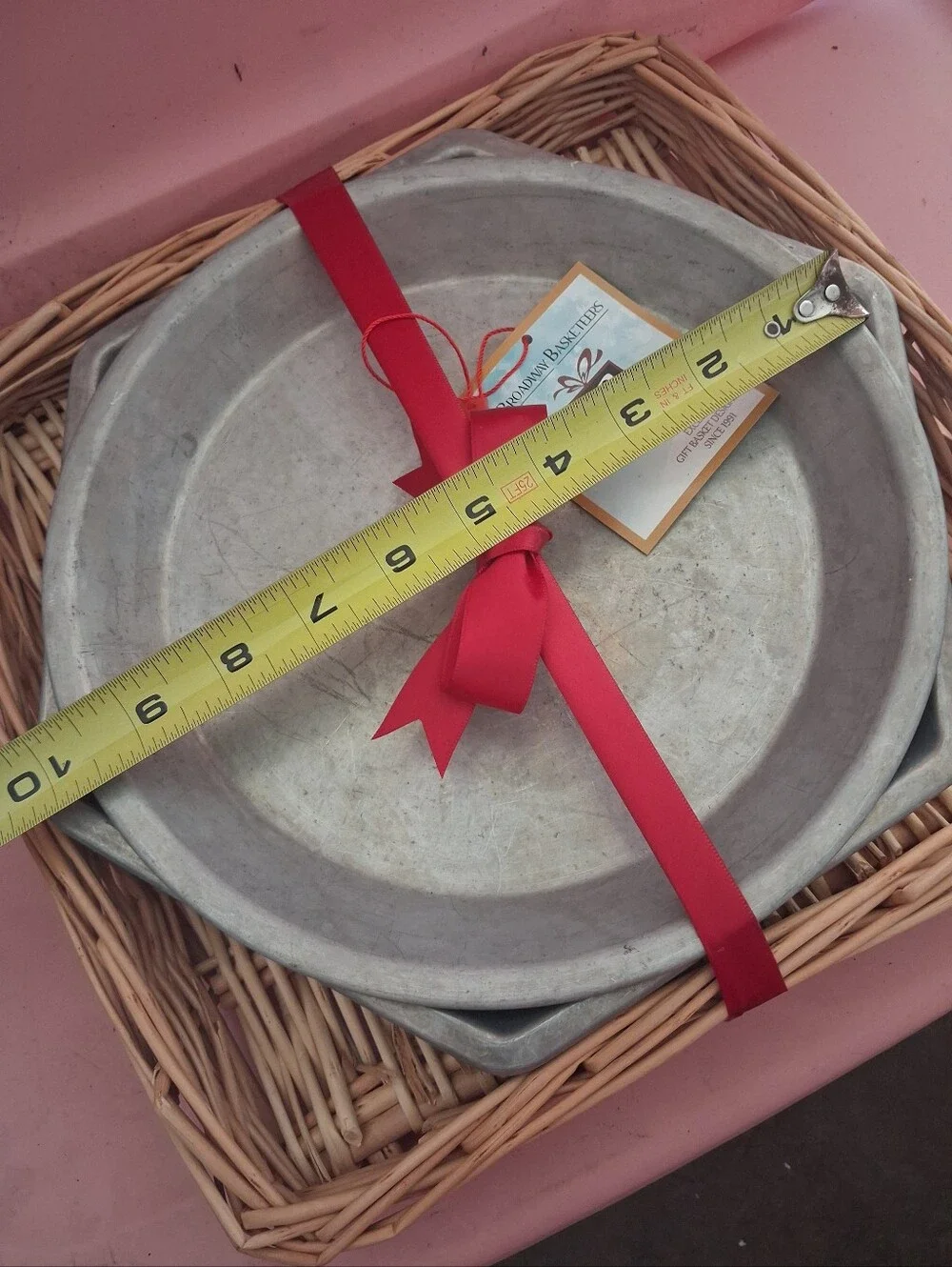 Vintage-Style Metal Pie Pans And Basket Serving Tray Set NWT